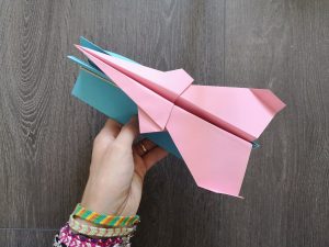 Läs mer om artikeln Vik pappersflygplan med avfyrare